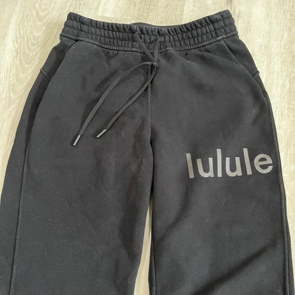 Lululemon Loungeful High Rise Graphic Fleece Jogger Black Sz 6 Travel Lounge